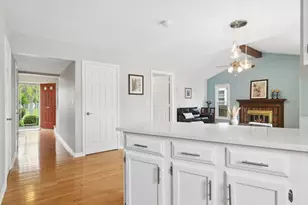 4255 Oak Knoll Ln, Hoffman Estates, IL 60192 - Photo 10