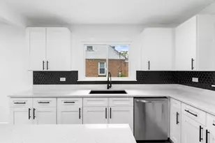 6754 S 78th Ave, Bridgeview, IL 60455 - Photo 8