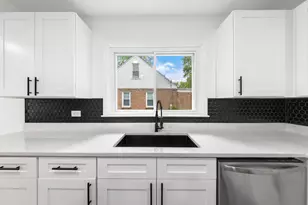 6754 S 78th Ave, Bridgeview, IL 60455 - Photo 10