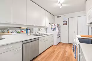 400 E Ohio St, Chicago, IL 60611 - Photo 10