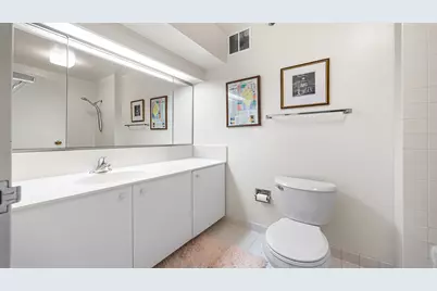 400 E Ohio Street #1501, Chicago, IL 60611 - Photo 18
