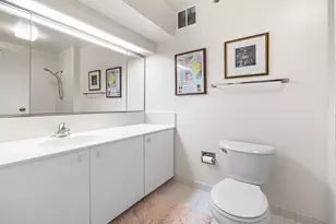 400 E Ohio St, Chicago, IL 60611 - Photo 18