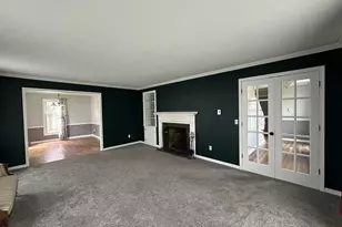 253 Park Crest Dr, Freeport, IL 61032 - Photo 8