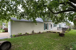 253 Park Crest Dr, Freeport, IL 61032 - Photo 50