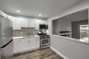 7640 Cork Ave, Justice, IL 60458 - Photo 10