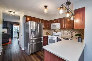 1194 Scott Ct, Carol Stream, IL 60188 - Photo 6