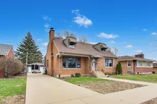 9309 S Lawndale Ave, Evergreen Park, IL 60805 - Photo 2