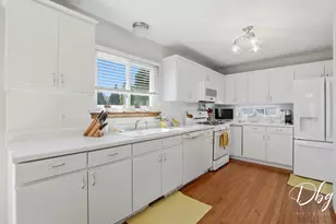 7 E Dahlia Ln, Round Lake Beach, IL 60073 - Photo 12