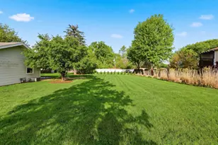 152 Skyline Dr, Carpentersville, IL 60110 - Photo 34