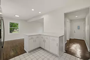 152 Skyline Dr, Carpentersville, IL 60110 - Photo 12