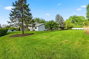 152 Skyline Dr, Carpentersville, IL 60110 - Photo 32