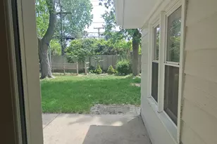 63 W Manchester Dr, Wheeling, IL 60090 - Photo 8