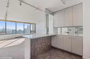 2800 N Lake Shore Dr, Chicago, IL 60657 - Photo 8