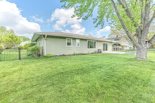 3755 Lexington Dr, Hoffman Estates, IL 60192 - Photo 24