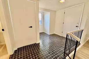 11151 Cottonwood Dr, Palos Hills, IL 60465 - Photo 2