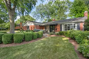 301 Willow Ln, Geneva, IL 60134 - Photo 1