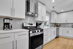 5719 W Dakin St, Chicago, IL 60634 - Photo 10