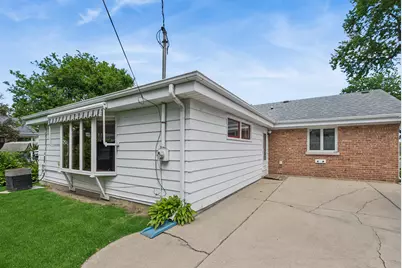 11624 S Ridgeland Avenue, Worth, IL 60482 - Photo 4