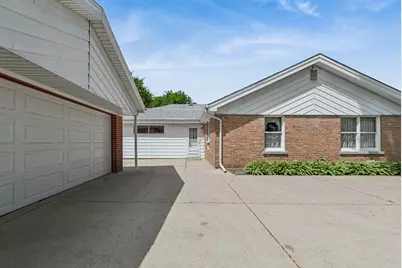 11624 S Ridgeland Avenue, Worth, IL 60482 - Photo 8