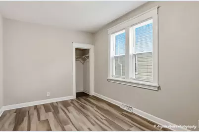 937 N County Street, Waukegan, IL 60085 - Photo 4