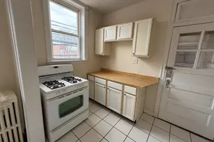 2140 S Gunderson Ave, Berwyn, IL 60402 - Photo 4