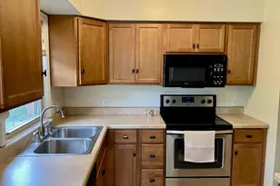 940 N Dement Ave, Dixon, IL 61021 - Photo 4
