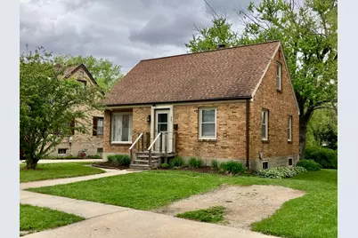 940 N Dement Avenue, Dixon, IL 61021 - Photo 1