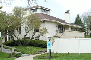 920 Vose Dr, Gurnee, IL 60031 - Photo 10