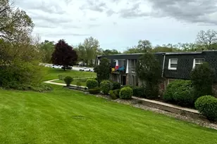 10152 S 84th Terrace, Palos Hills, IL 60465 - Photo 2