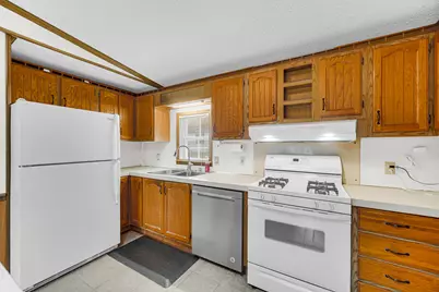 633 Mohawk Trail, Marengo, IL 60152 - Photo 6