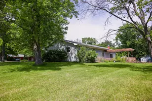 1207 W Dianne Ln, Mahomet, IL 61853 - Photo 30