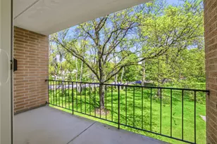 255 S West Ave, Elmhurst, IL 60126 - Photo 14