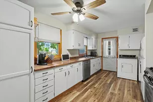 430 E Dent St, Gilman, IL 60938 - Photo 12