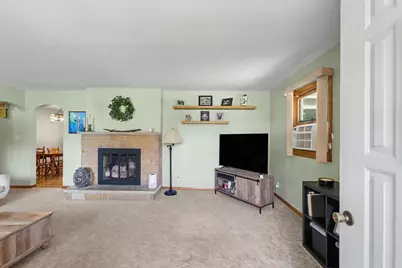 430 E Dent Street, Gilman, IL 60938 - Photo 6