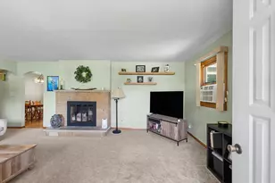 430 E Dent St, Gilman, IL 60938 - Photo 6