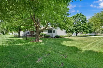 430 E Dent Street, Gilman, IL 60938 - Photo 4