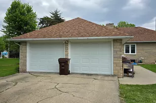 209 W 2nd St, Prophetstown, IL 61277 - Photo 4