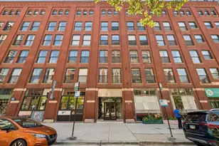 225 W Huron St, Chicago, IL 60654 - Photo 1