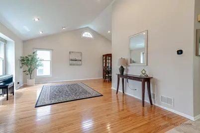 130 Newfield Court, Buffalo Grove, IL 60089 - Photo 4