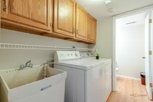 130 Newfield Ct, Buffalo Grove, IL 60089 - Photo 22
