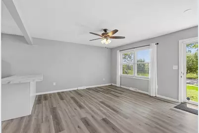 1022 W 13th Street, Davenport, IA 52804 - Photo 4