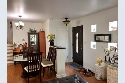 6707 N Keating Avenue, Lincolnwood, IL 60712 - Photo 2