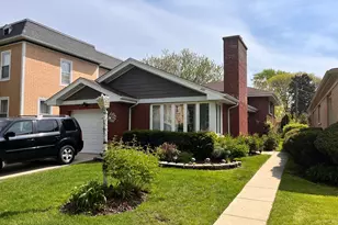 6707 N Keating Ave, Lincolnwood, IL 60712 - Photo 1