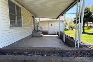 109 N 3rd St, Hartsburg, IL 62643 - Photo 12