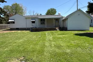 109 N 3rd St, Hartsburg, IL 62643 - Photo 4