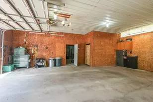 205 W 6th St, Aroma Park, IL 60910 - Photo 34