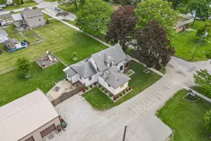 205 W 6th St, Aroma Park, IL 60910 - Photo 44