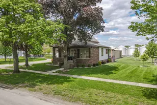 205 W 6th St, Aroma Park, IL 60910 - Photo 38