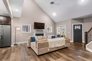 3407 Boulder Ridge Dr, Champaign, IL 61822 - Photo 4