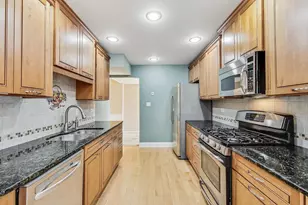 1145 Nottingham Ln, Hoffman Estates, IL 60169 - Photo 8